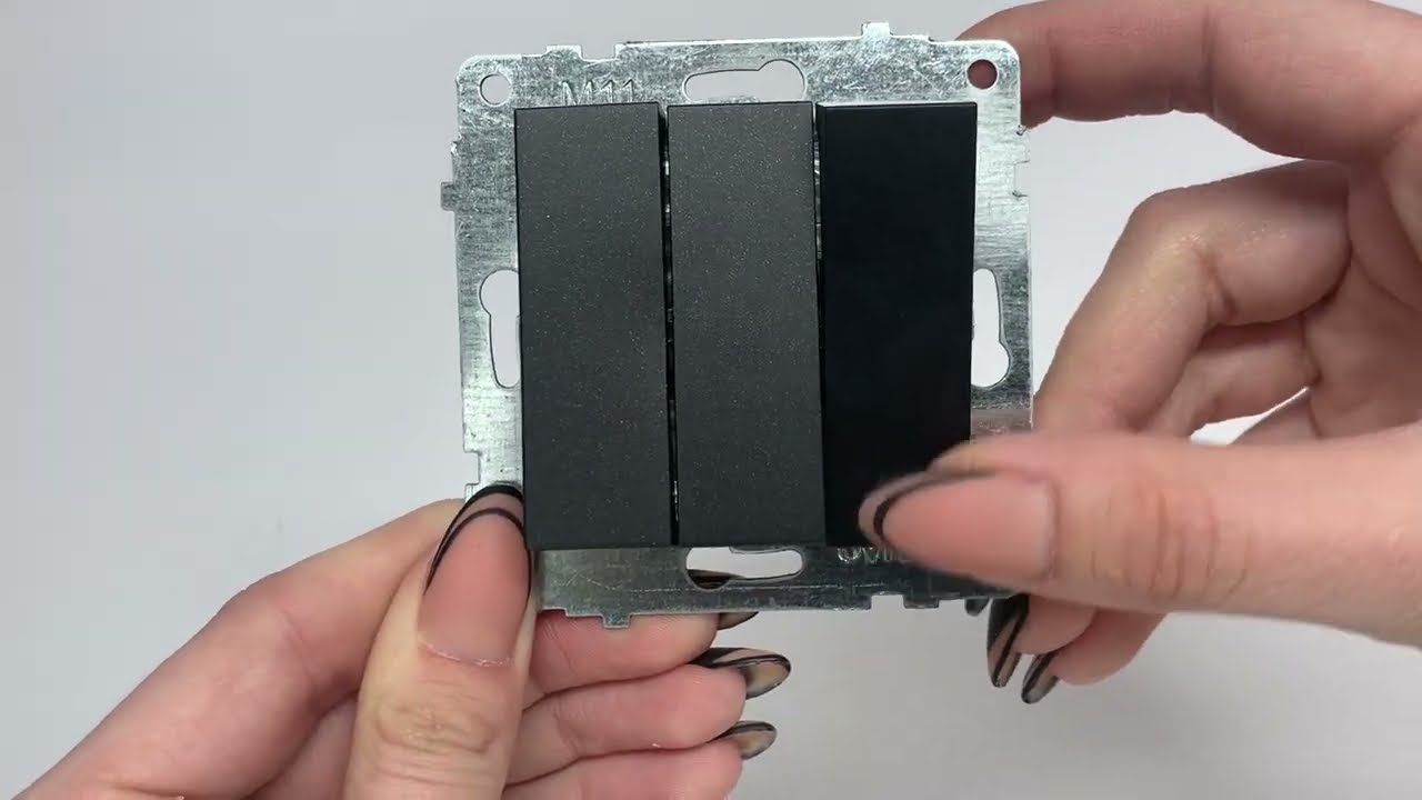 Выключатель трехклавишный OVIVO Grano черный (600-000217-254)