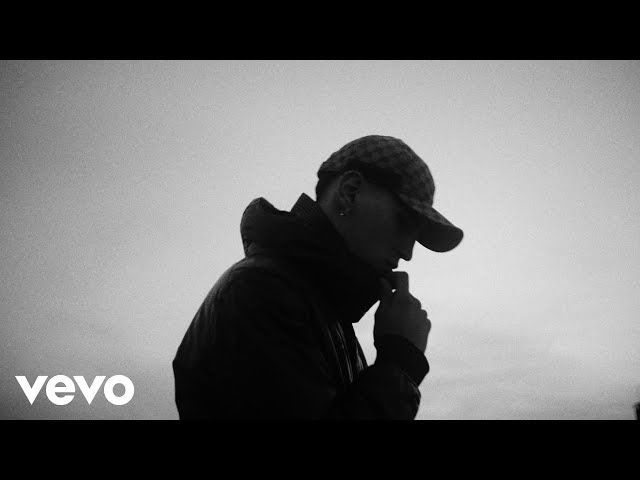 Video zu 'Non Sembriamo Felici' ansehen Video zu 'Non Sembriamo Felici' ansehen