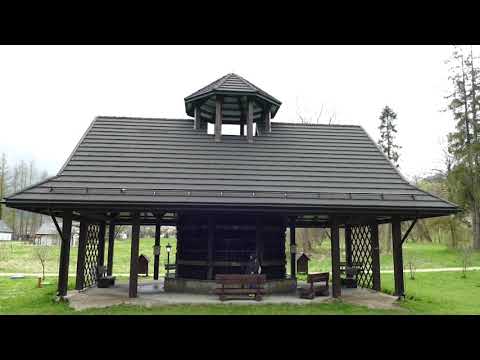 Park dworski hrabiów Wodzickich w Porębie Wielkiej - Polska