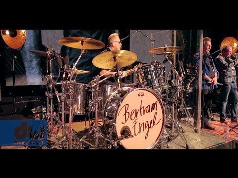 download lagu mp3 mp4 Bertram Engel, download lagu Bertram Engel gratis, unduh video klip Bertram Engel