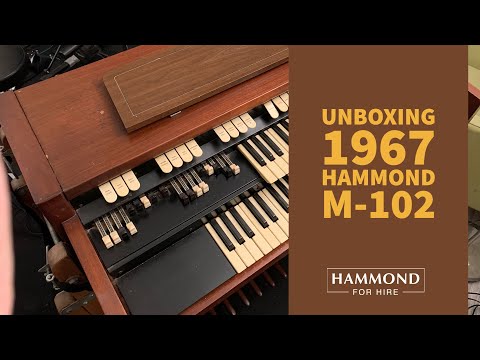 "Unboxing" a 1967 Hammond M-102