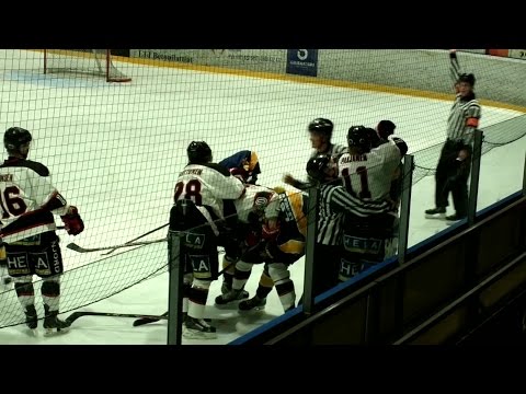 A-Lukko-Ässät 11.11.2015. Paajasen taklauksen jälkeen alkaa rähinä!