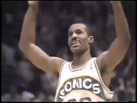 Eddie Johnson Buries Game-Winner From Steph-Before-Steph Land (1991)