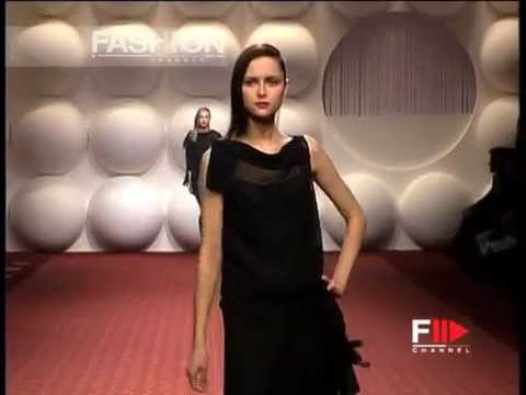 "Marni" Autumn Winter 2001 2002 Milano 5 of 5 pret a porter by FashionChannel.mov