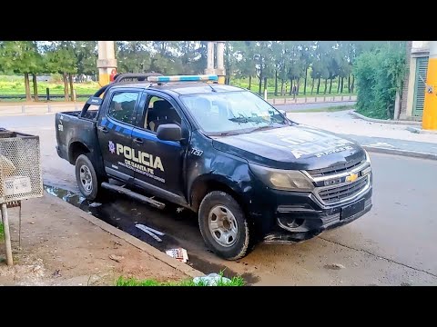 Chevrolet S10 móvil 7297 de la policía de la provincia de santa fe en puerto general San Martín