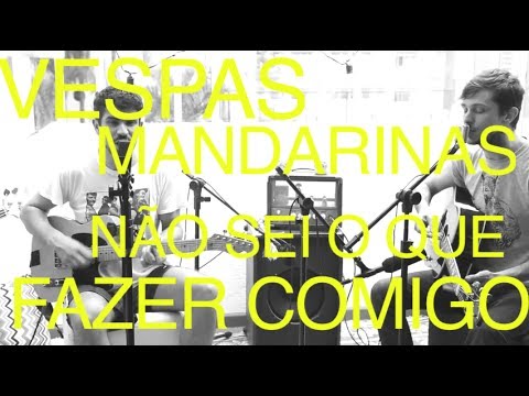 Vespas Mandarinas toca 