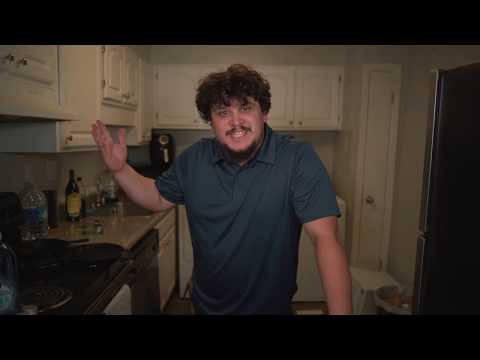 EATING SMART! WITH KURT BRAMLEY! EPISODE 1- BANANAS!