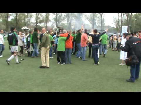 DUNO eindsignaal en feest kampioenschap