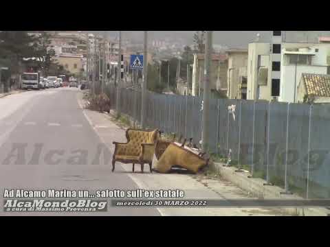 Ad Alcamo Marina un... salotto sull'ex statale