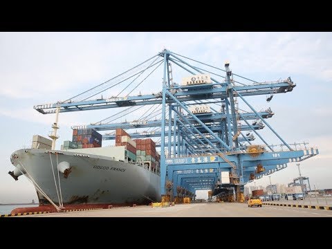 Porto totalmente automatizado de Qingdao bate recorde de eficiência operacional