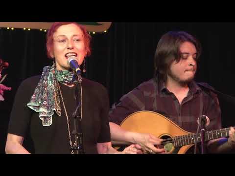 Dacw ‘Nghariad - Andrea Wild & The Bad Wolves