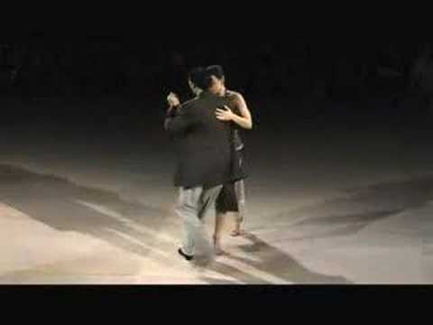  Marisa van Andel  and  Oliver Koch  are  dancing  to  a  tango
