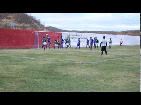Maurício faz gol da vitória contra o Juá