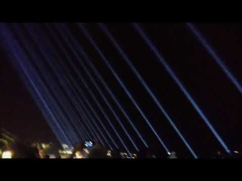 Allumages des 86 faisceaux à Nice le 14 juillet 2017. Sur la promenade.