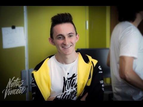 Na'Vi General vs Vega Squadron ( Blackhoooole )