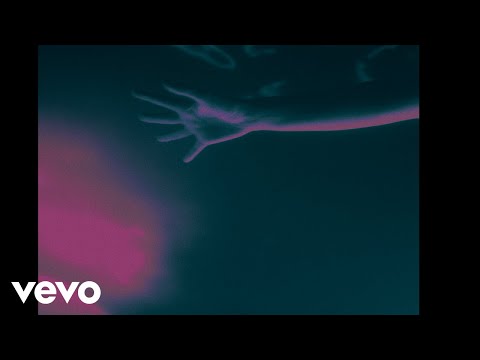 Kris Floyd - Siempre Tarde (Official Video)