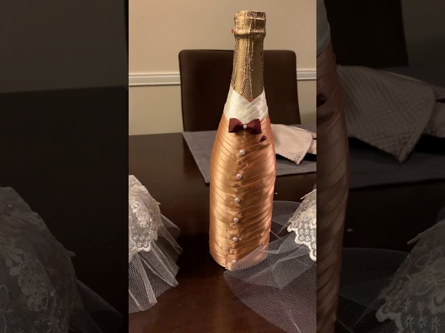 Vídeo relacionado con Tissting Caja de vino de madera con patrón impreso, botella de alcohol, embalaje de regalo, almacenamiento de champán para Navidad, cumpleaños, boda, día de San Valentín, aniversario