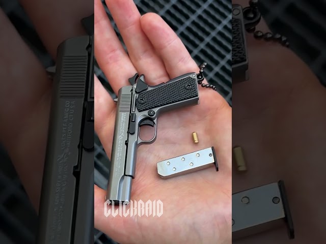 Vídeo relacionado con Zhongren 1911 Tactical Mini Pistola Keychain 1:3 Metal Gun Shape Keychain con parti mobili Realistico Gun Model Collection Pendant Bag Charm per gli uomini Army Fan Gift (Dorado)