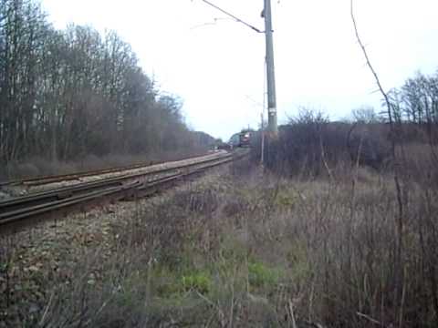 tren p 9573 trece  furios salutand frumos