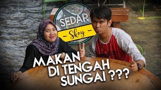 Berkunjung ke Pawon Glagahan, Tempat Makan Hits yang Tawarkan Makan di Tengah Sungai