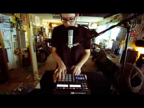 LABB: Zom-B - Beatboxing + Maschine - 12-7-2014