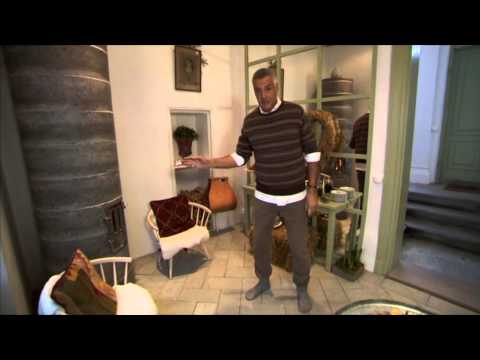 Ernst reagerar på sin egen fis