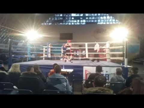 Merenda (modrý roh) vs Karásek (červený roh)