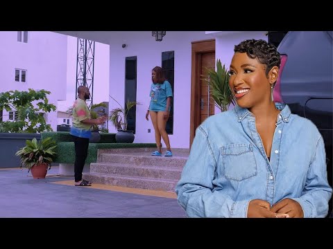 Une Fille Milliardaire Tombée Amoureuse Du Pauvre Homme Qui Suppliait De L'embaucher Comme Chauffeur