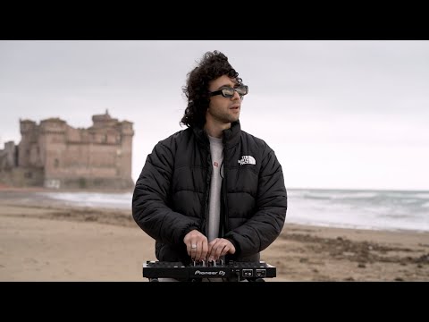 emotional house mix by the castle - Astrality