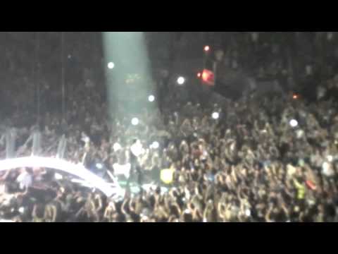 Maroon 5 Performing "Stereo Hearts" In San Jose 3/13/13