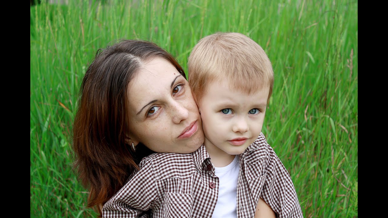 А мамы, просыпаясь на рассвете