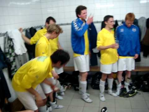 Geel Wit Robbie gaat kaal olé olé