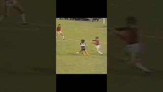 Download lagu Dribbling God 🔥 Maradona mp3