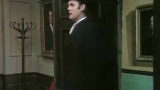 Monty Python - Silly Walk