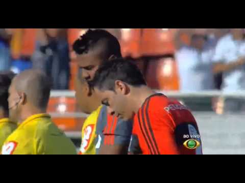 Torcida do Corinthians grita o nome de Elias & Chicão