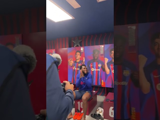 Vídeo relacionado con BODY FUTBOL BEBE: SOY DEL BARCELONA COMO MI PAPÁ (Manga Corta, 3-6 Meses)