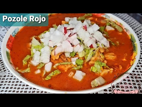 Rico pozole rojo + Salsa Especial. 🍛