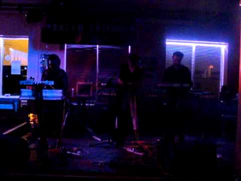 Berlyn Trilogy - The Drone - Live at The Abacus 24.11.13