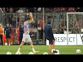 Bayern fans greet Lewandowski with applause on his return at Allianz Arena