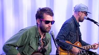 We have a live performance from Los Colognes