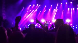 chris lane - new phone, who’s this