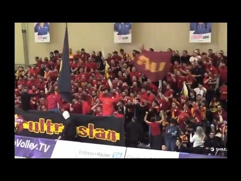 Fans Stürmen die Halle FrauenVolleyball 500 ultras Best ultras Galatasaray ultraslan-avrupa