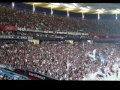 Eintracht Frankfurt Fans. Das ganze Stadion hüpft. Fans jumping.
