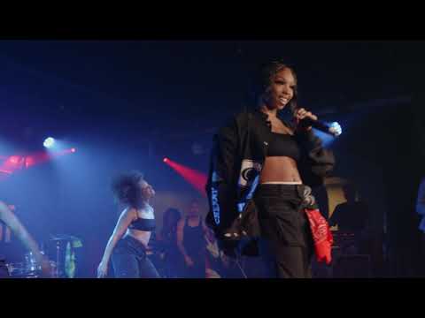 JaTavia Akiaa LIVE at Center Stage in Atlanta, GA. SHOT BY: @juicebigfellow HD