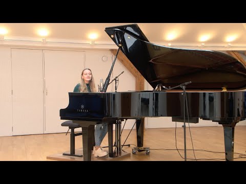 Youtube Video E005W77MUUI