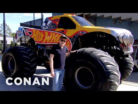 Conan řídí monster truck