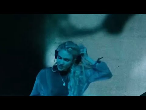 Grimes Freaks Out for Technical Issues During Coachella Performance