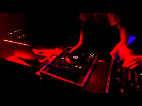 Roman Cleiss plays Danny Dove, Ben Preston - Falling (Disfunktion Remix) @ Gala Supelec 2010