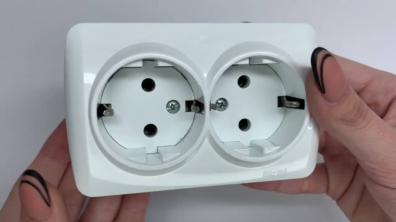 Розетка El-BI Alsu двойная с/з накладная белая IP20 (504-010200-907)