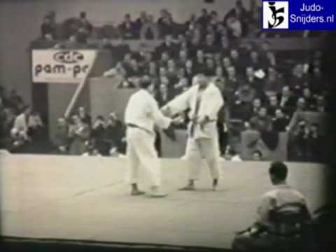 Judo Paris 1961: Sone (JPN) - Metzler (GER) [open].